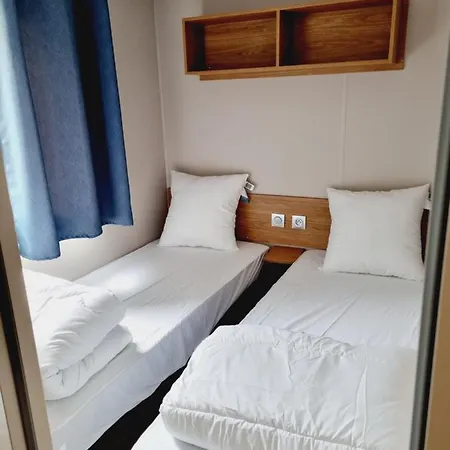 Mobil Les Viviers Cap Ferret مكان تخييم